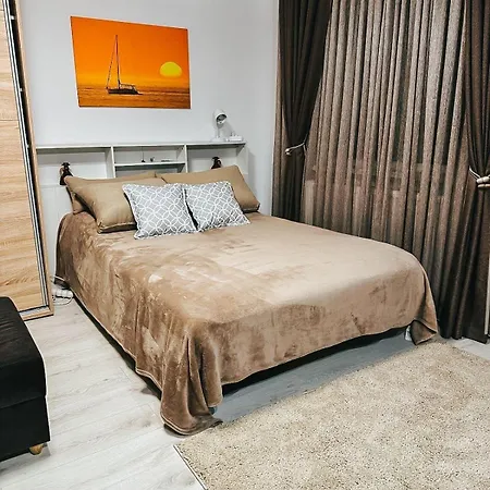 Silence D'or - Reyna Apartment *